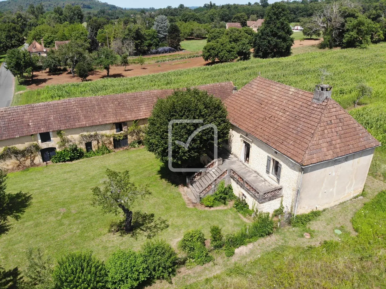Ferme rénovée à vendre à Gourdon - 2,2 hectares 