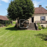 Ferme rénovée à vendre à Gourdon - 2,2 hectares