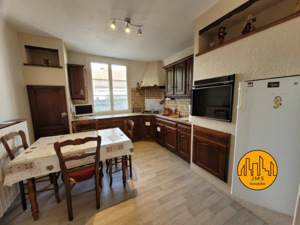 Maison de charme à Yzeure avec jardin de 1000 m² 