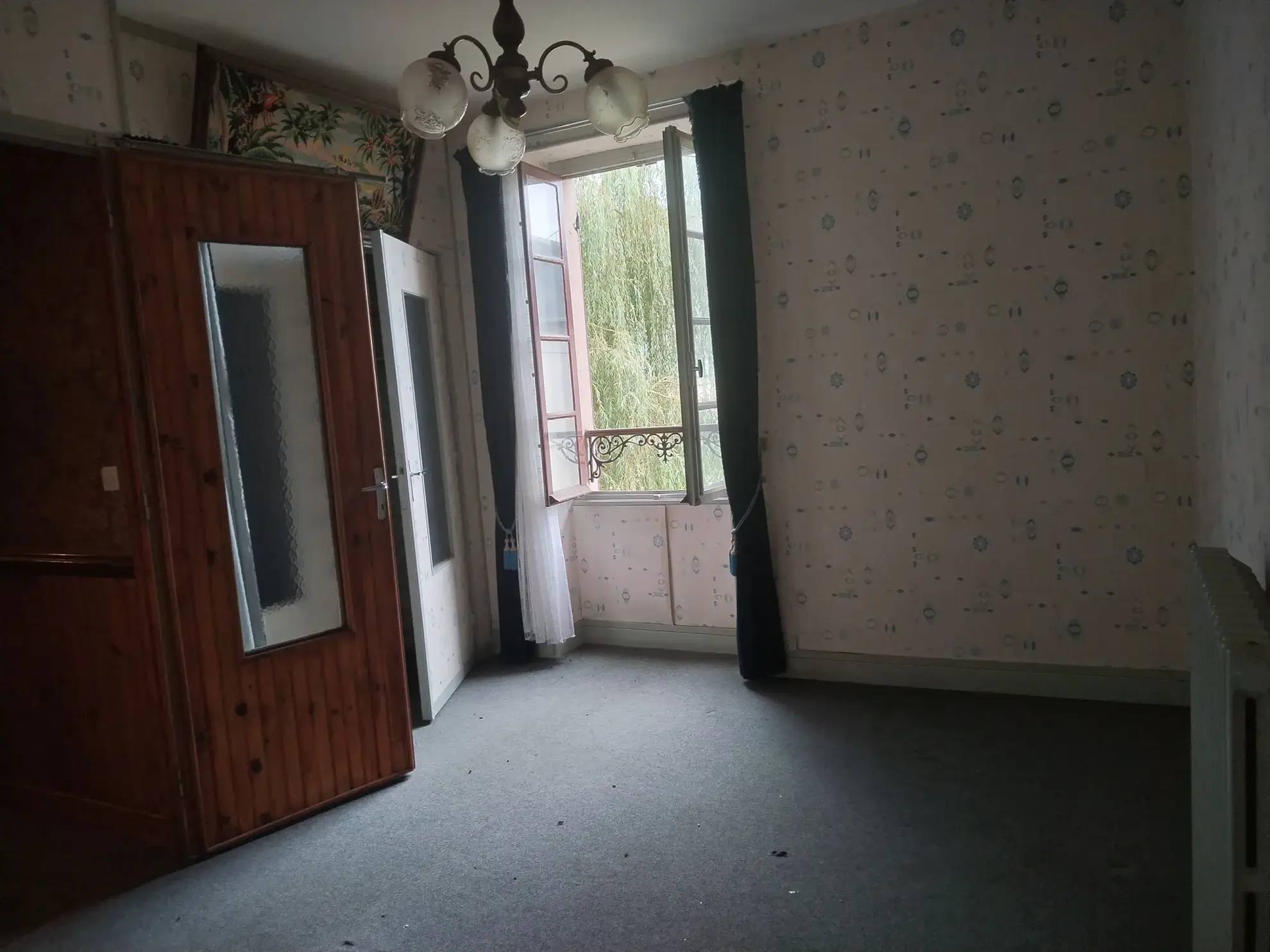 Maison spacieuse à vendre à La Guerche Sur L'Aubois 
