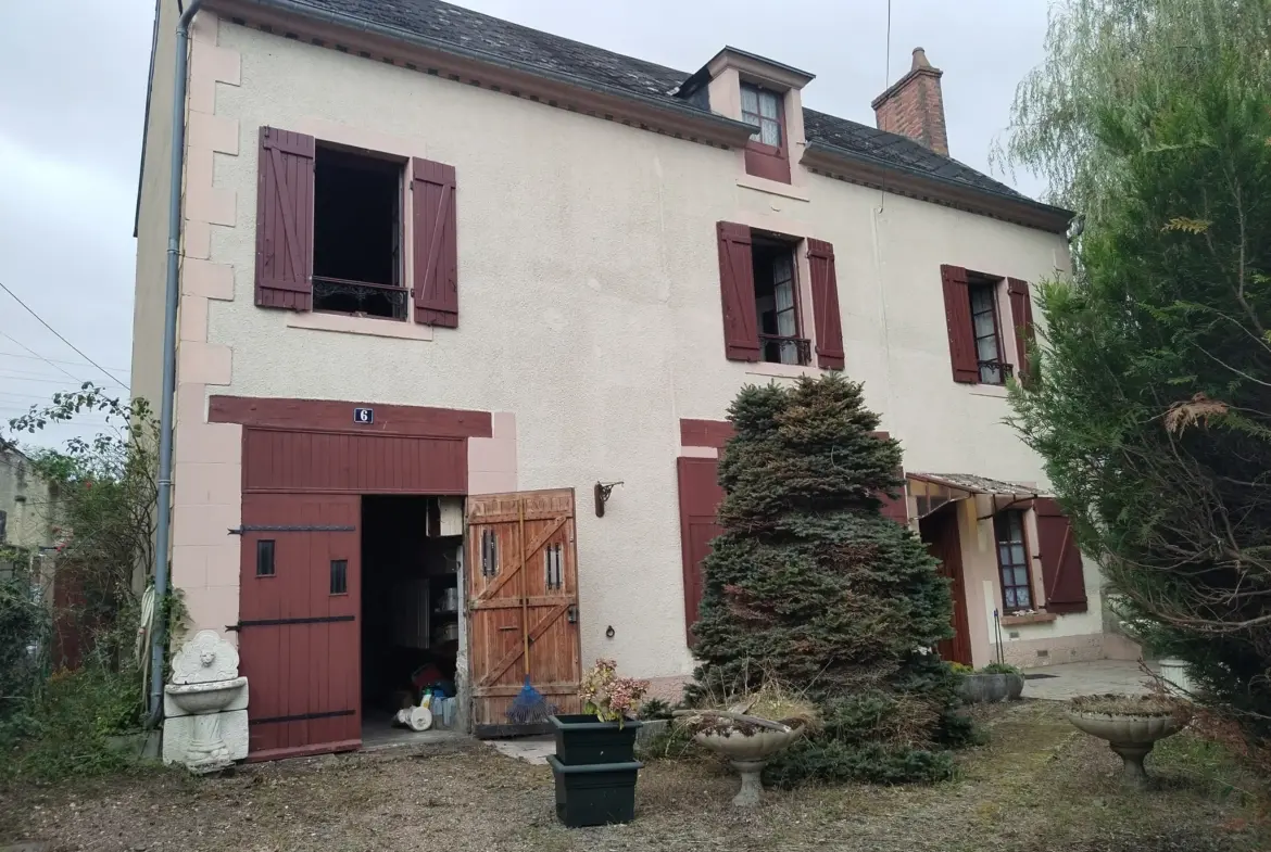 Maison spacieuse à vendre à La Guerche Sur L'Aubois 