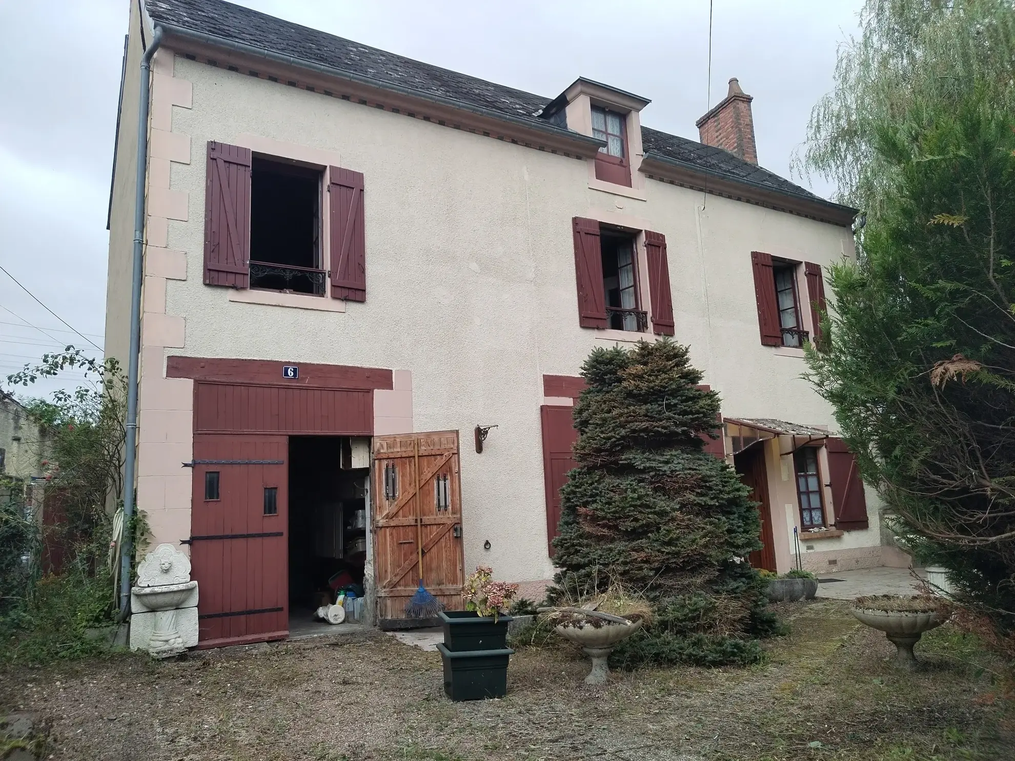 Maison spacieuse à vendre à La Guerche Sur L'Aubois 