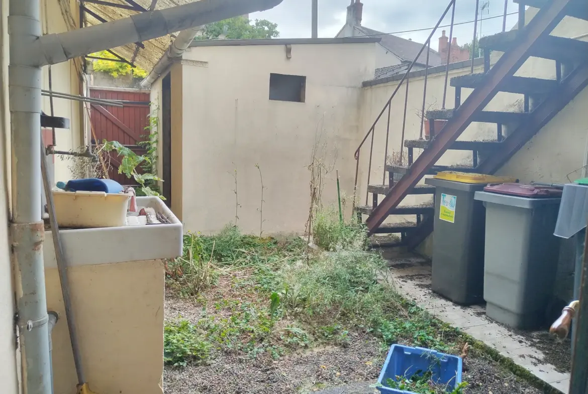 Maison spacieuse à vendre à La Guerche Sur L'Aubois 