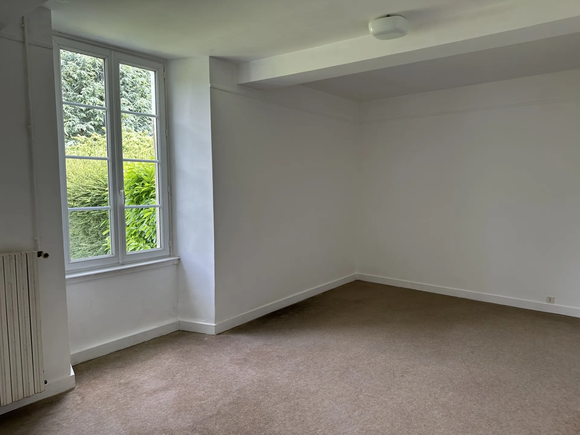 À vendre : Maison traditionnelle à rénover à Semussac, 6 chambres 