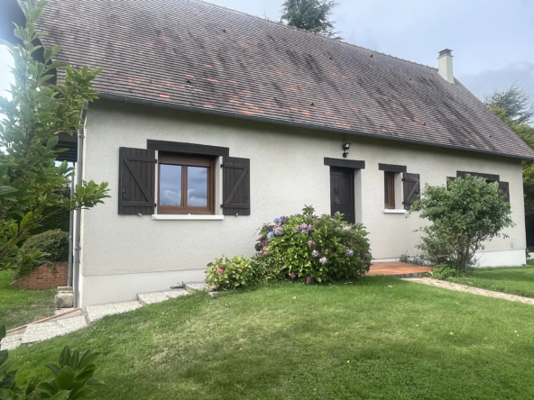 Charmant pavillon avec 6000 m² de terrain à Orbec 