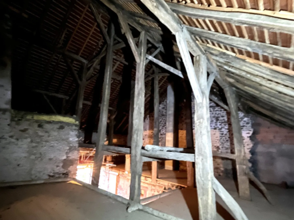 Maison de Village à Rénover avec Potentiel à Melisey 