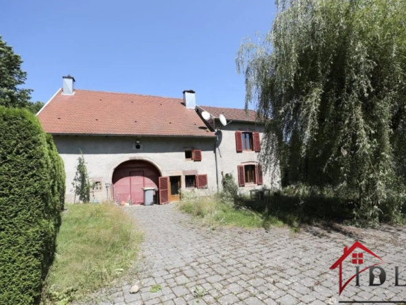 Maison de Village à Rénover avec Potentiel à Melisey 