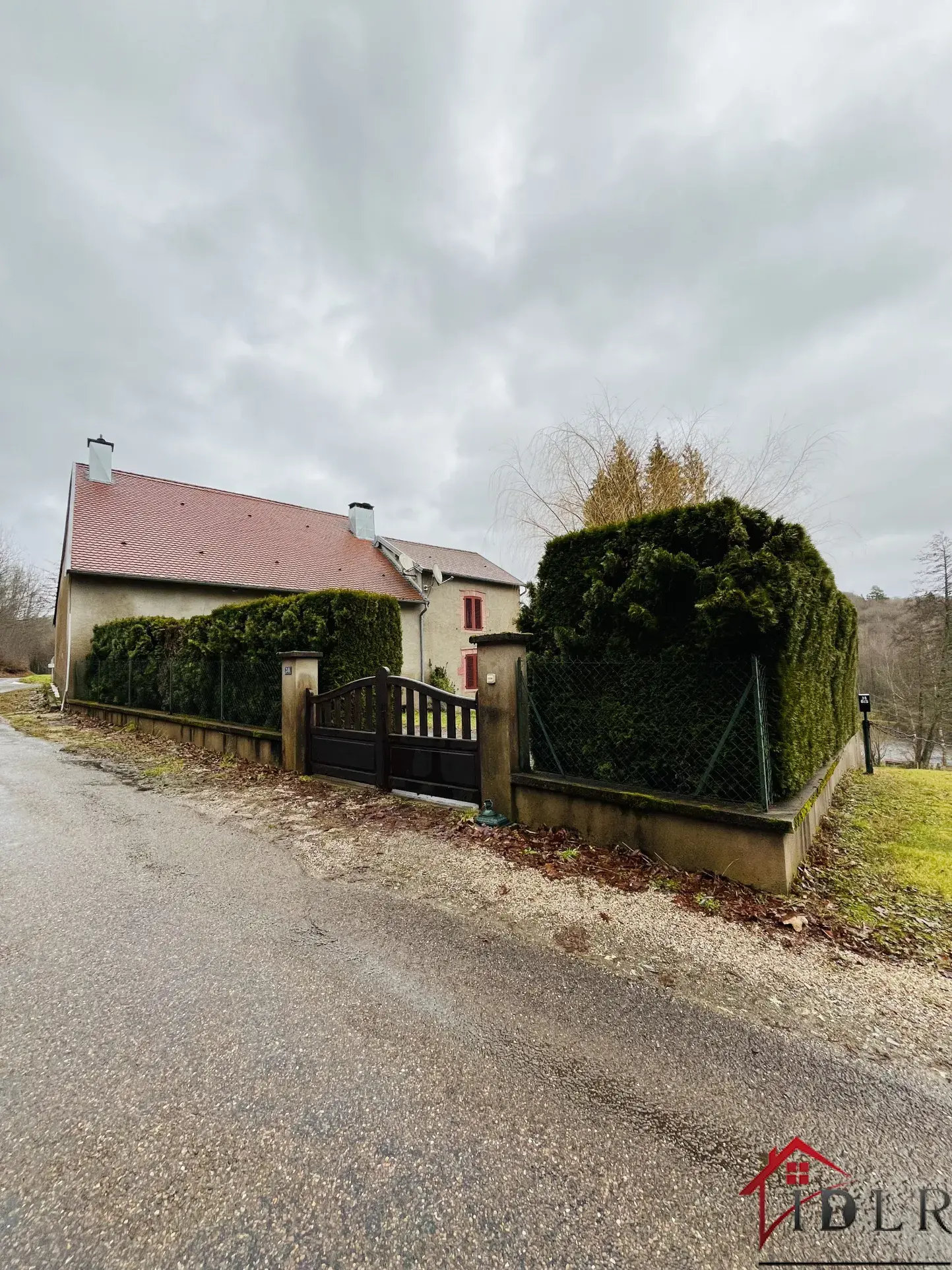 Maison de Village à Rénover avec Potentiel à Melisey 