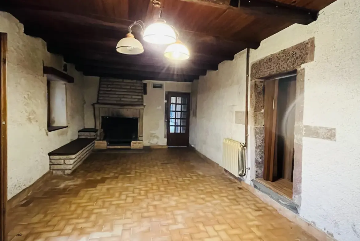 Maison de Village à Rénover avec Potentiel à Melisey 