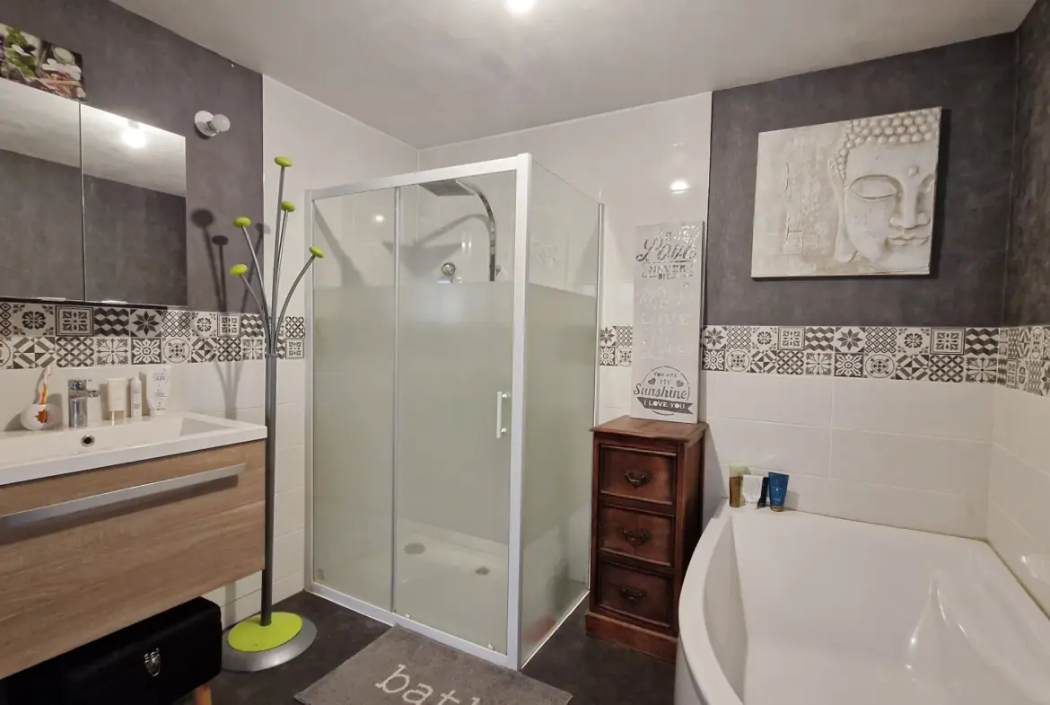 Belle Maison de Ville Rénovée à BAZAS - 200 m2 