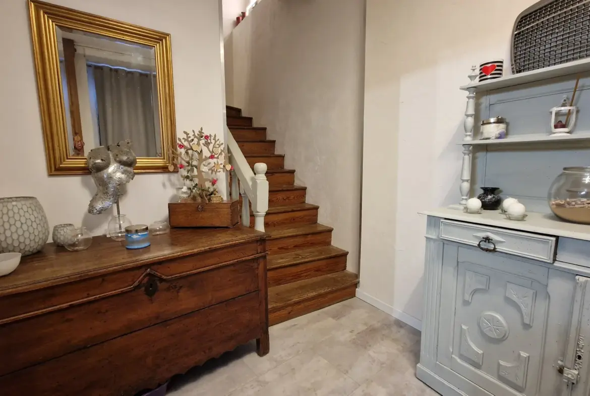 Belle Maison de Ville Rénovée à BAZAS - 200 m2 