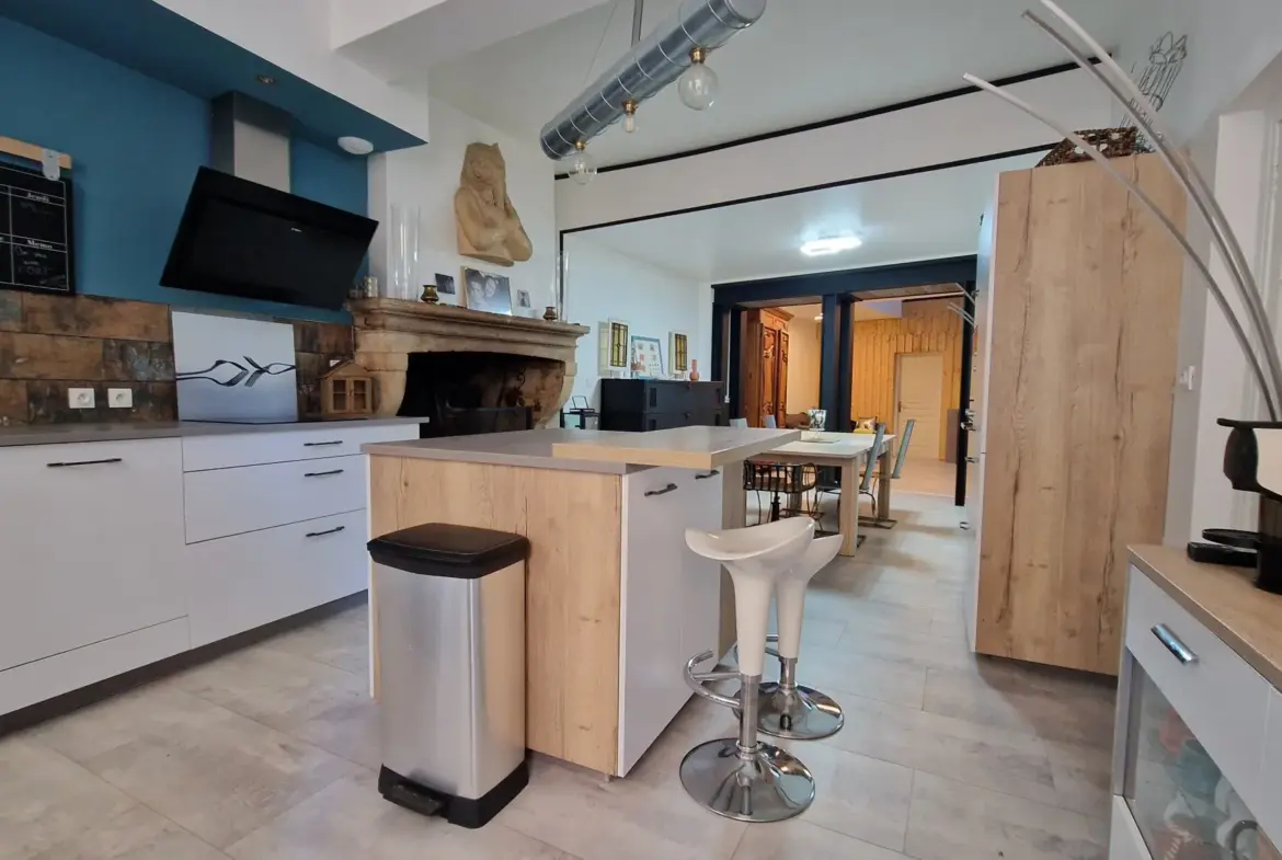 Belle Maison de Ville Rénovée à BAZAS - 200 m2 