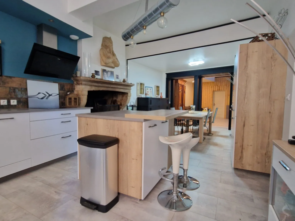 Belle Maison de Ville Rénovée à BAZAS - 200 m2 