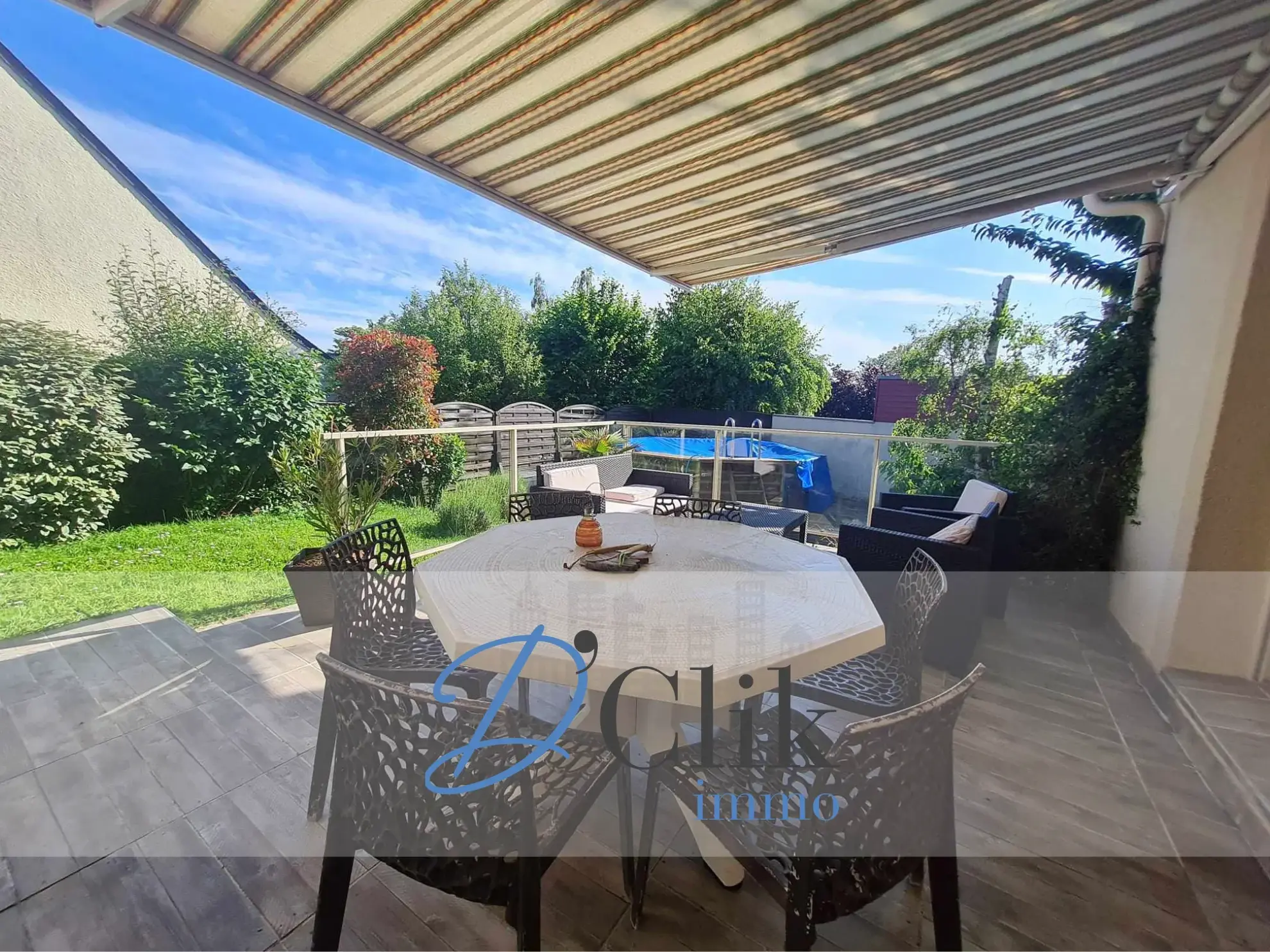 Maison à vendre à Changé avec piscine et jardin 