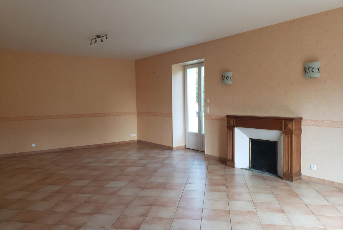 Maison spacieuse à vendre à Sées - 174 m² avec 4 chambres et jardin 
