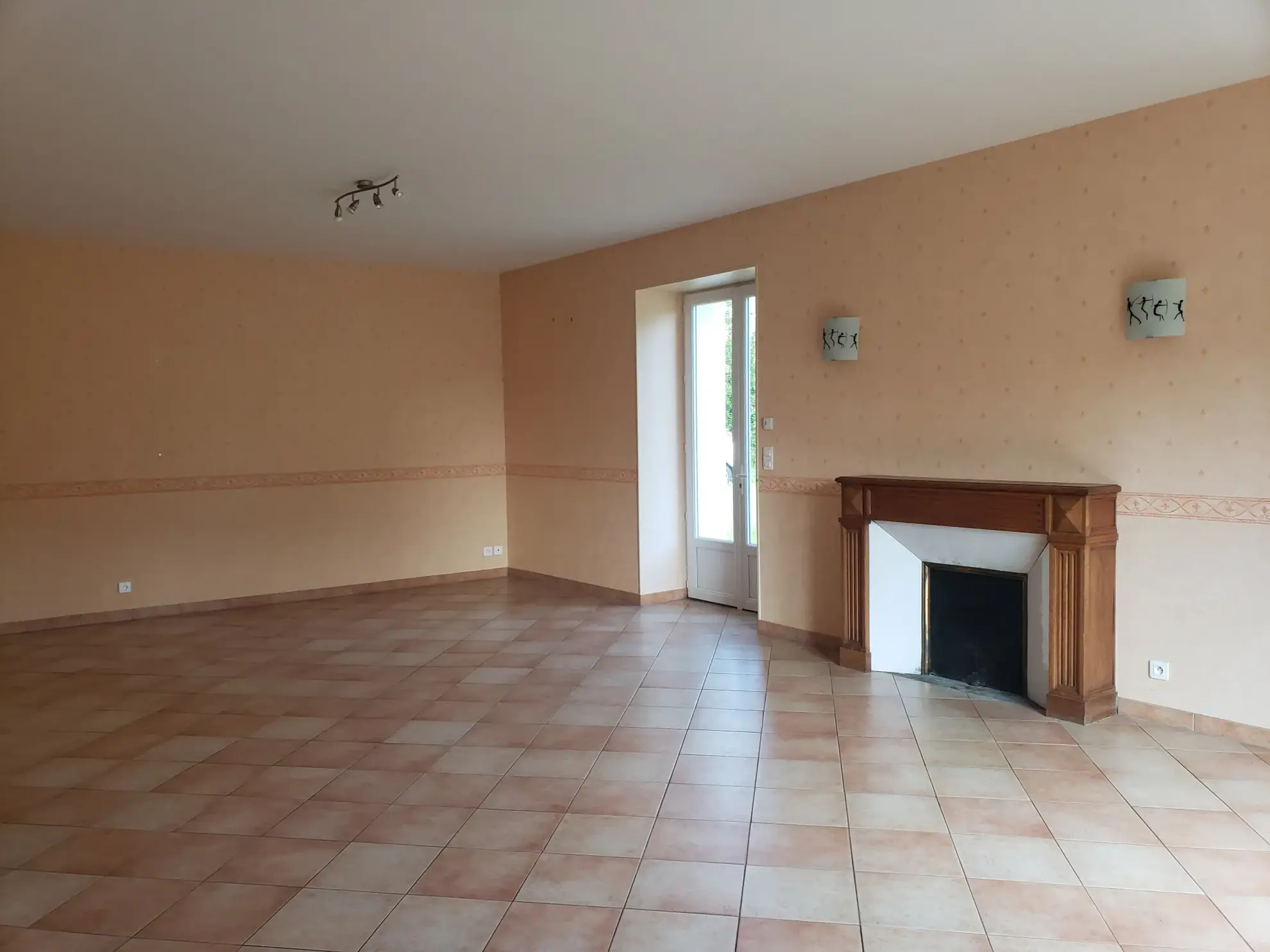 Maison spacieuse à vendre à Sées - 174 m² avec 4 chambres et jardin 