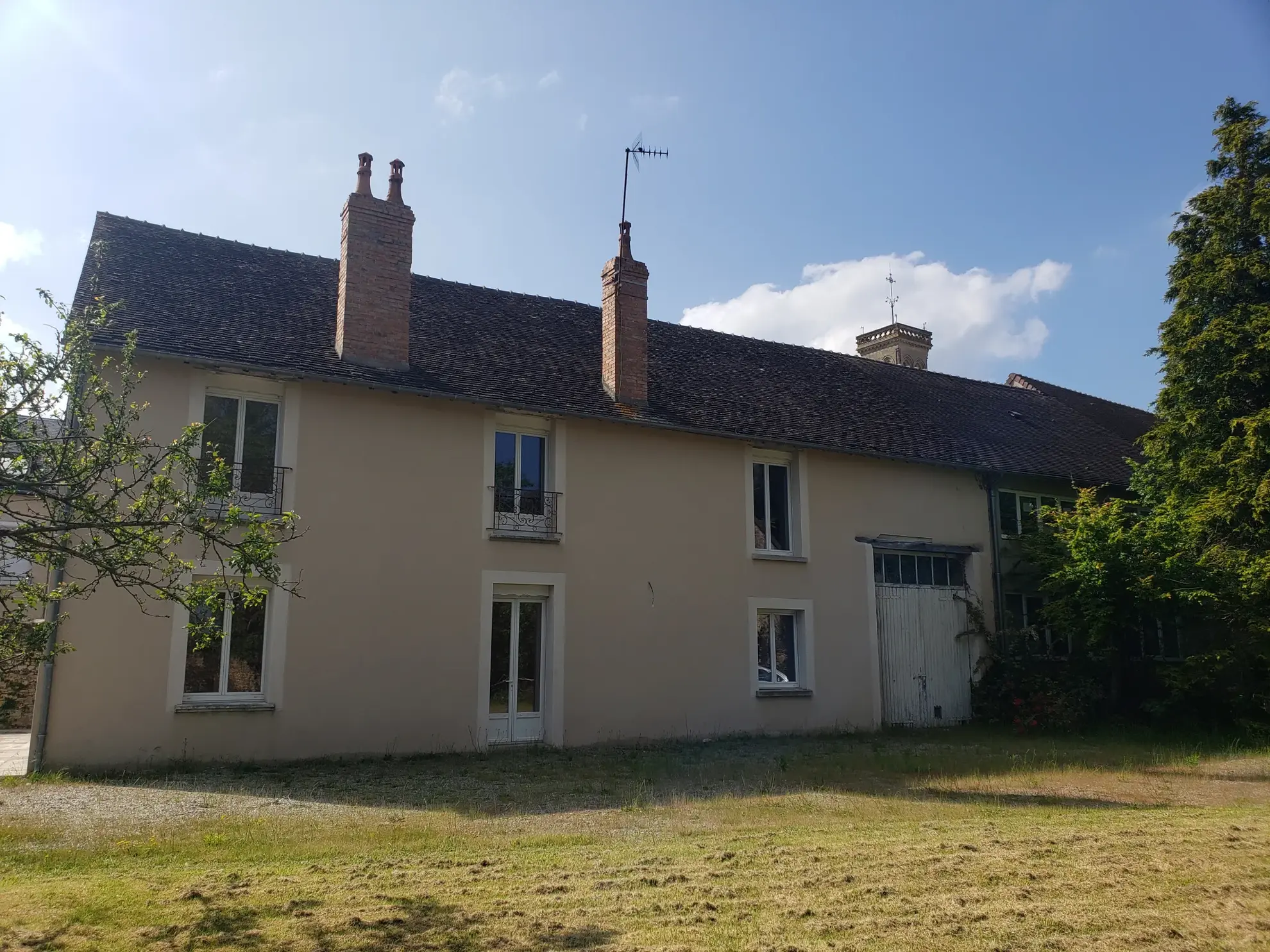 Maison spacieuse à vendre à Sées - 174 m² avec 4 chambres et jardin 