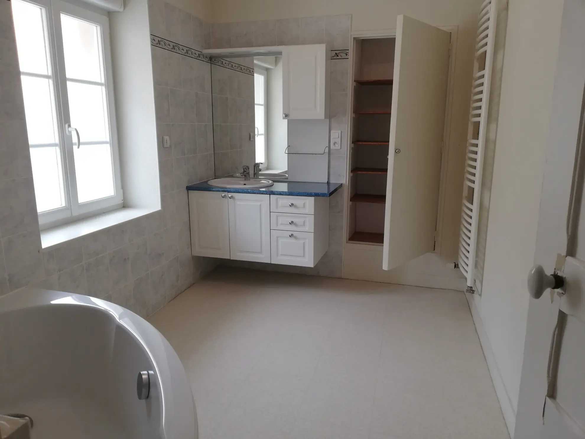Maison spacieuse à vendre à Sées - 174 m² avec 4 chambres et jardin 