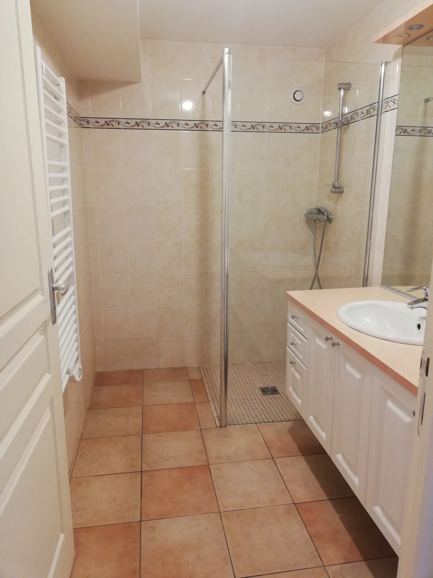 Maison spacieuse à vendre à Sées - 174 m² avec 4 chambres et jardin 