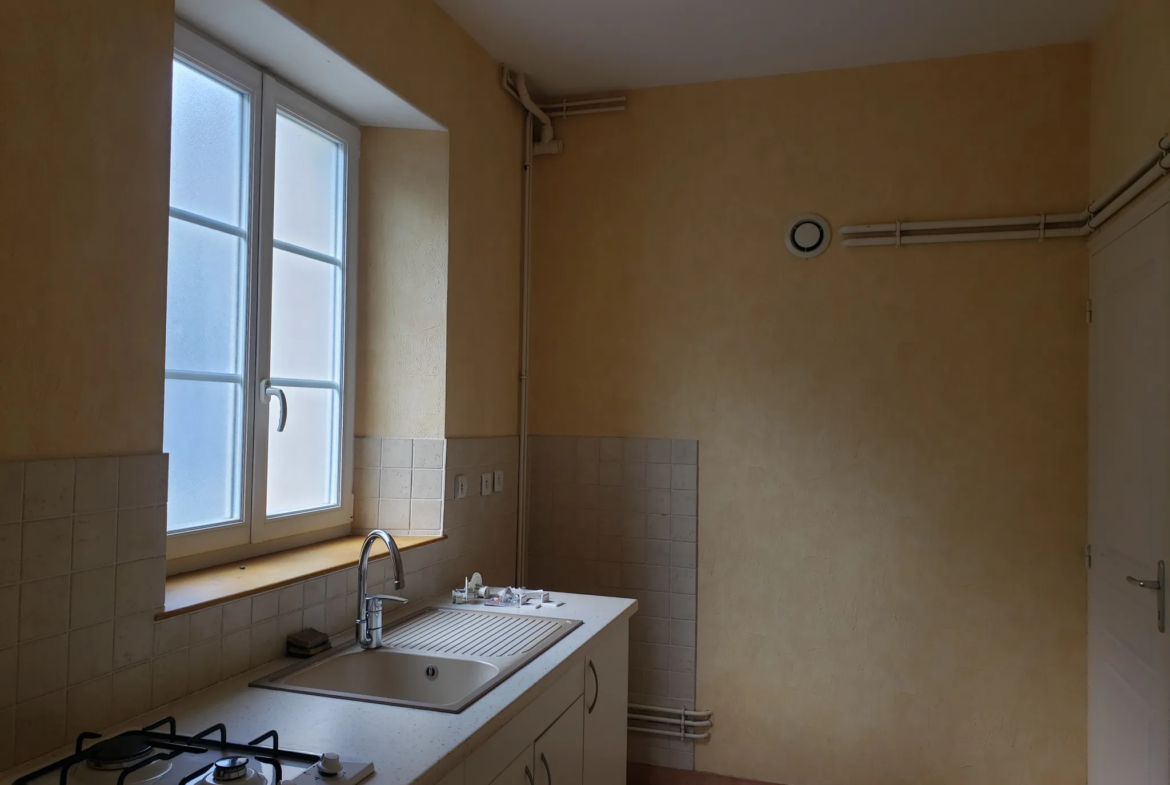 Maison spacieuse à vendre à Sées - 174 m² avec 4 chambres et jardin 