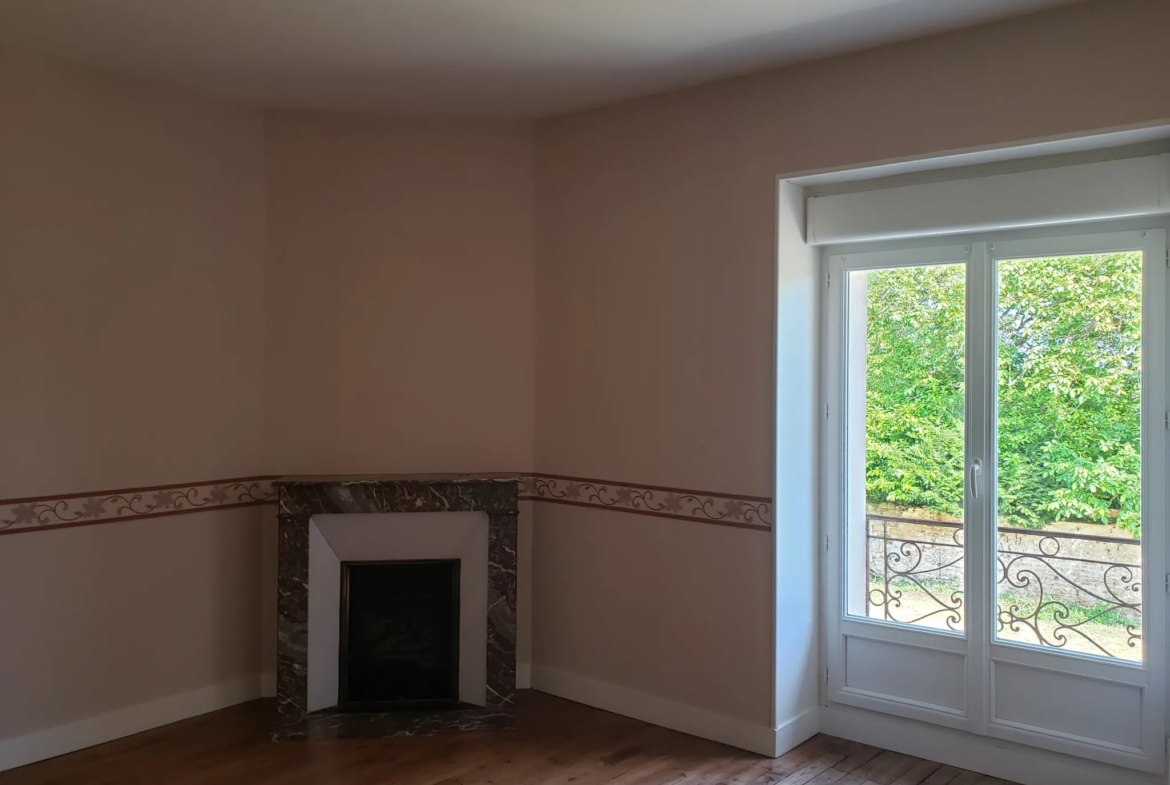 Maison spacieuse à vendre à Sées - 174 m² avec 4 chambres et jardin 