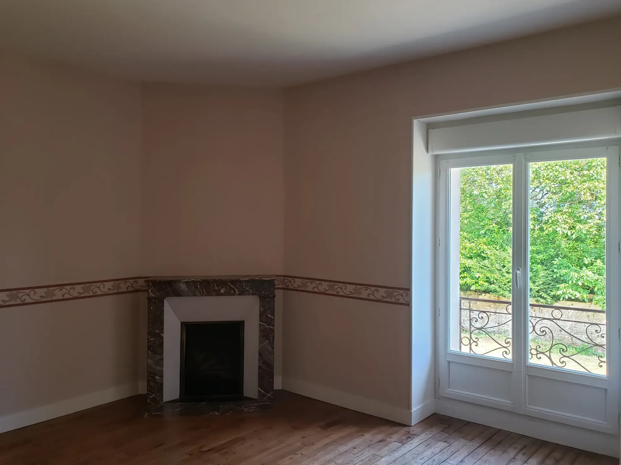 Maison spacieuse à vendre à Sées - 174 m² avec 4 chambres et jardin 
