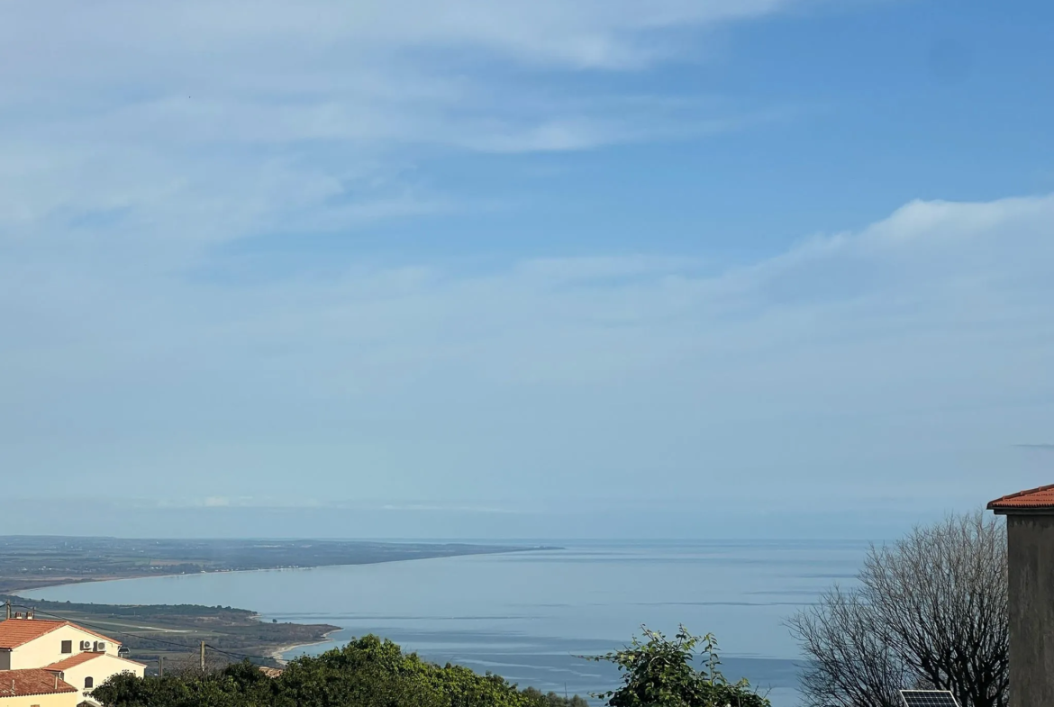 Sari Solenzara : Terrain avec Vue Mer et Permis de Construire 