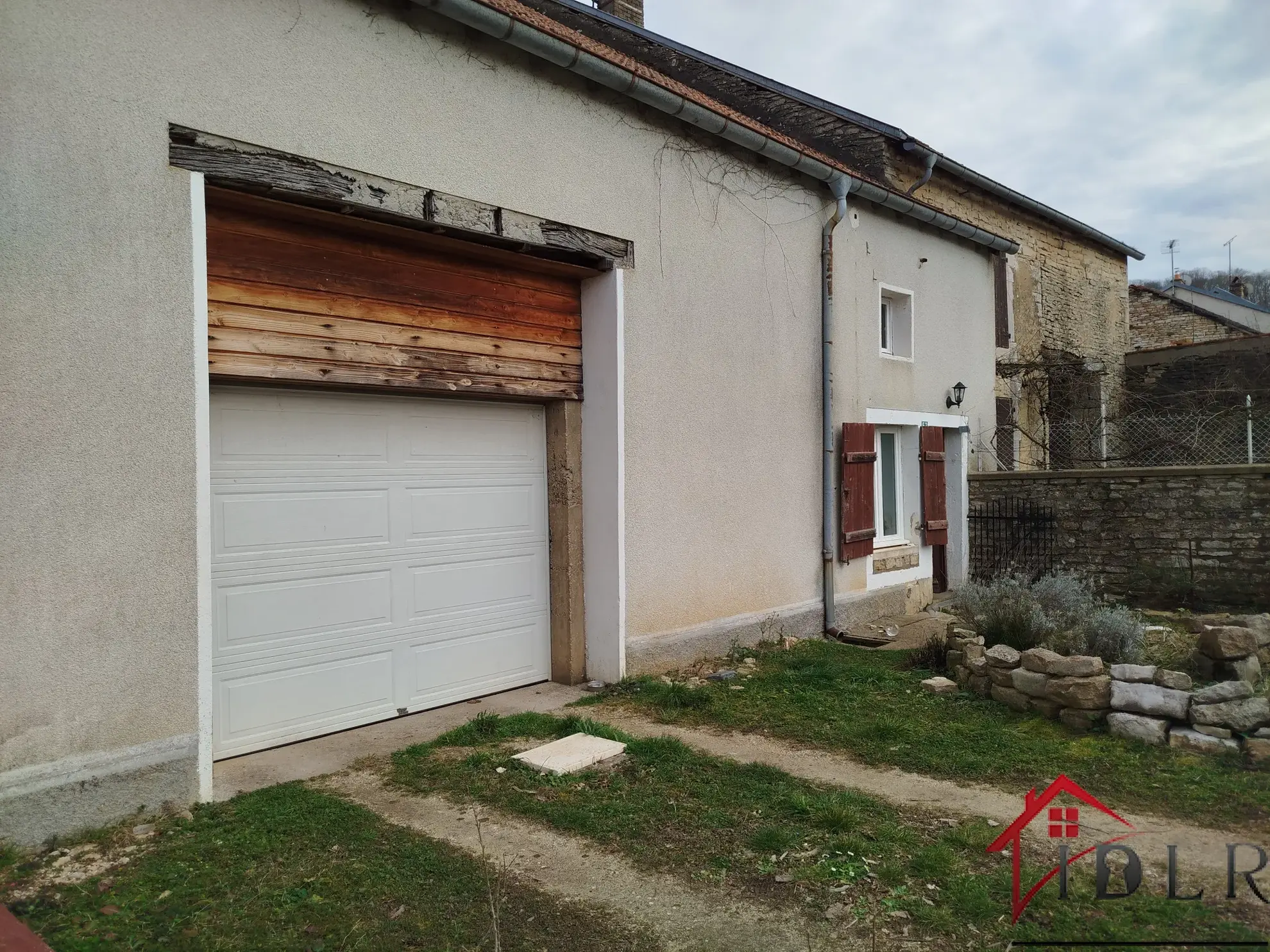Maison de campagne habitable de suite à Grenant 