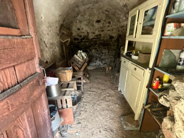 Maison de Village à Rénover à Tende - 65 m² avec Balcon 
