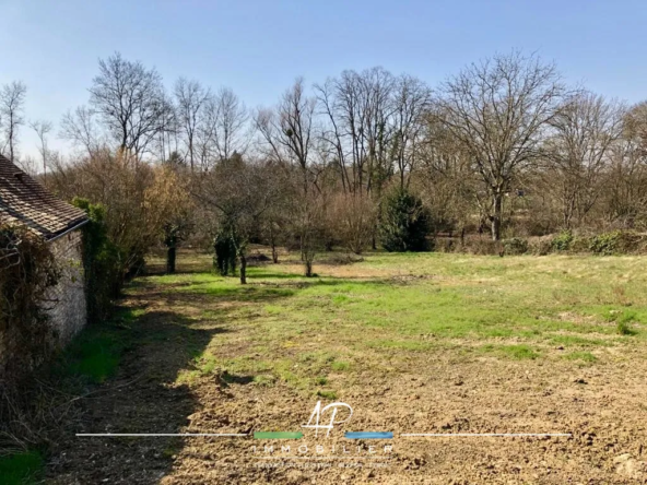Terrain à bâtir de 1940 m² en bordure de rivière à Arceau, proche de Dijon