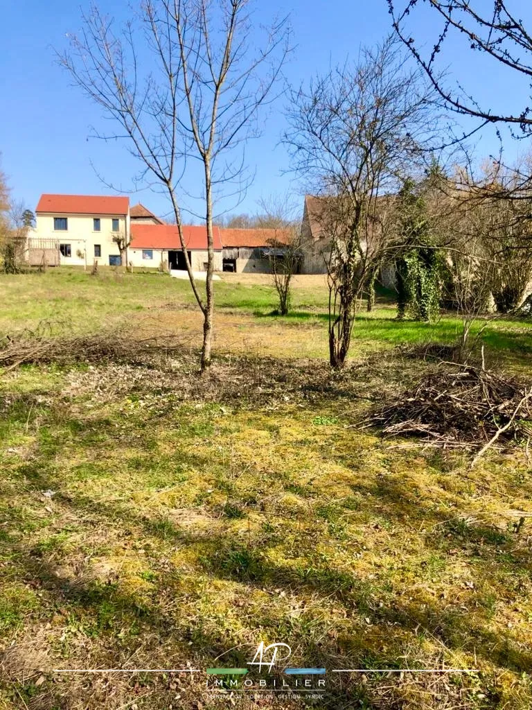 Terrain à bâtir de 1940 m² en bordure de rivière à Arceau, proche de Dijon 