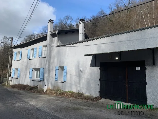 Maison individuelle de 115 m² avec 4 chambres à vendre à Le Chambon-Feugerolles 