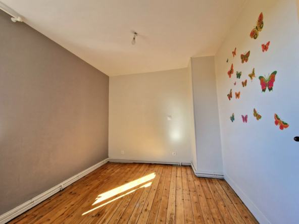 Maison de ville à vendre à Vimoutiers avec 3 chambres 