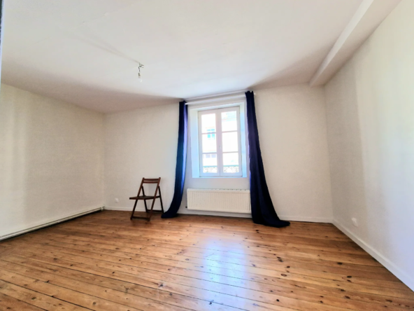 Maison de ville à vendre à Vimoutiers avec 3 chambres 