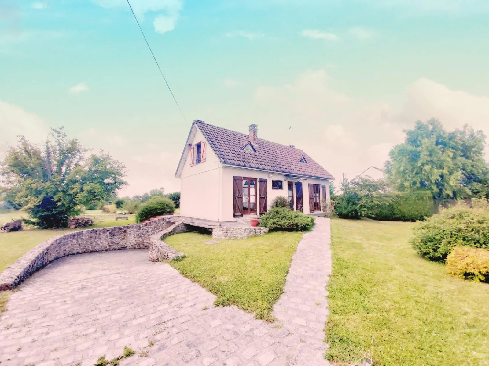Maison traditionnelle à rénover à Chailly-en-Bière - 542 m2 de terrain 