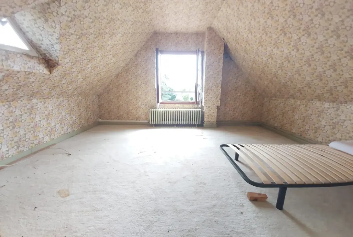 Maison traditionnelle à rénover à Chailly-en-Bière - 542 m2 de terrain 
