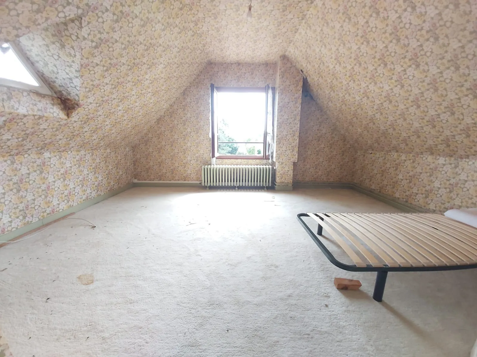 Maison traditionnelle à rénover à Chailly-en-Bière - 542 m2 de terrain 
