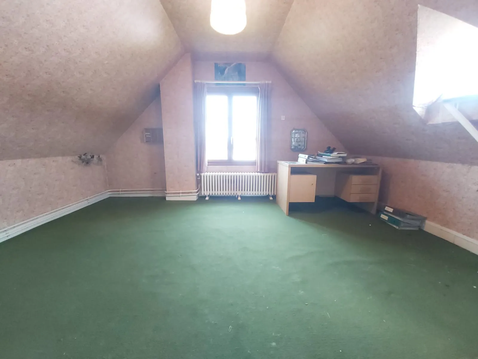 Maison traditionnelle à rénover à Chailly-en-Bière - 542 m2 de terrain 