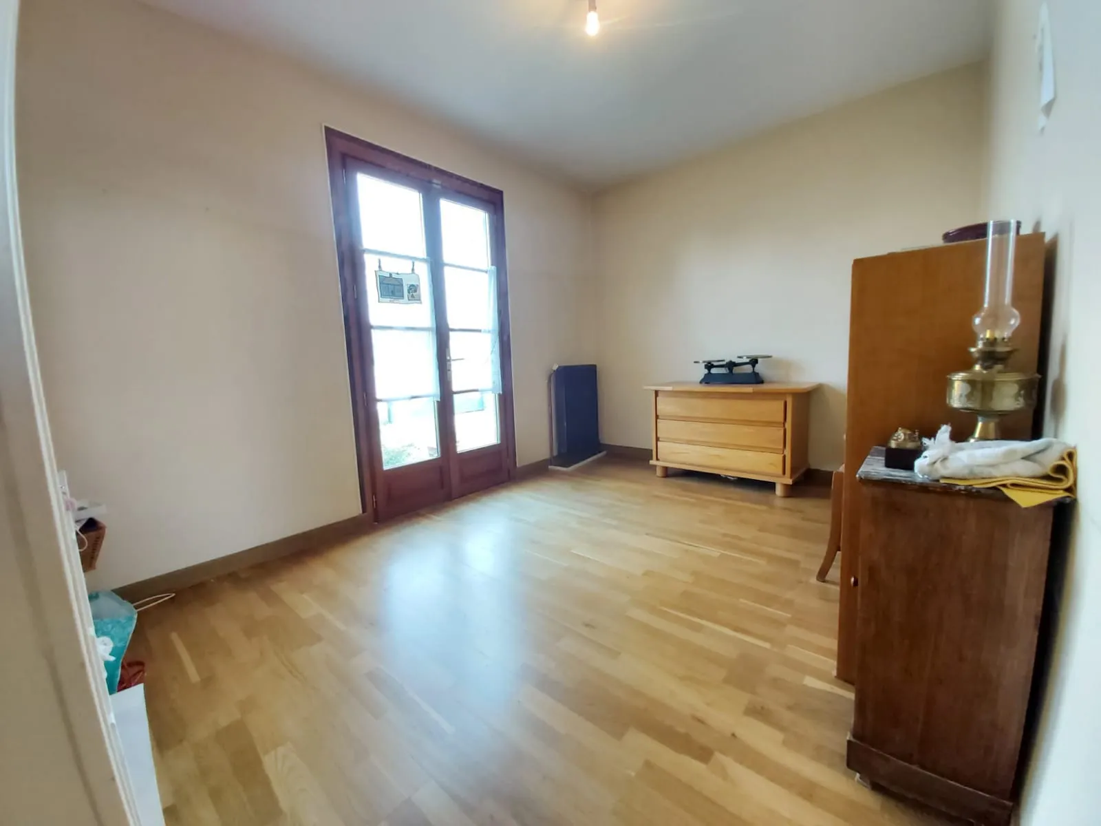 Maison traditionnelle à rénover à Chailly-en-Bière - 542 m2 de terrain 