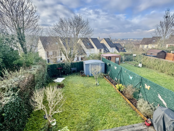 Maison de 4 chambres à vendre à Mantes la Ville - 259 000 € 
