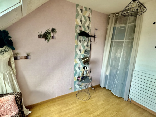 Maison de 4 chambres à vendre à Mantes la Ville - 259 000 € 