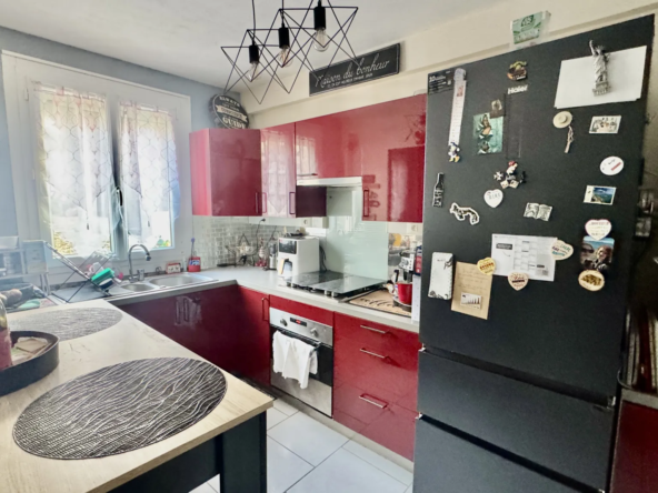 Maison de 4 chambres à vendre à Mantes la Ville - 259 000 € 