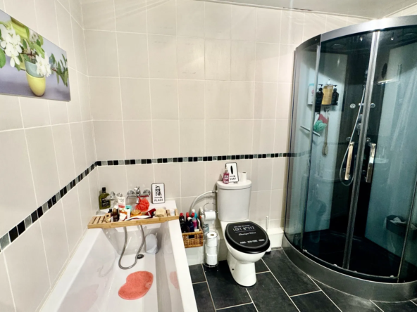Maison de 4 chambres à vendre à Mantes la Ville - 259 000 € 