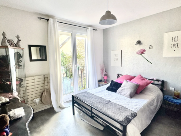 Maison de 4 chambres à vendre à Mantes la Ville - 259 000 € 