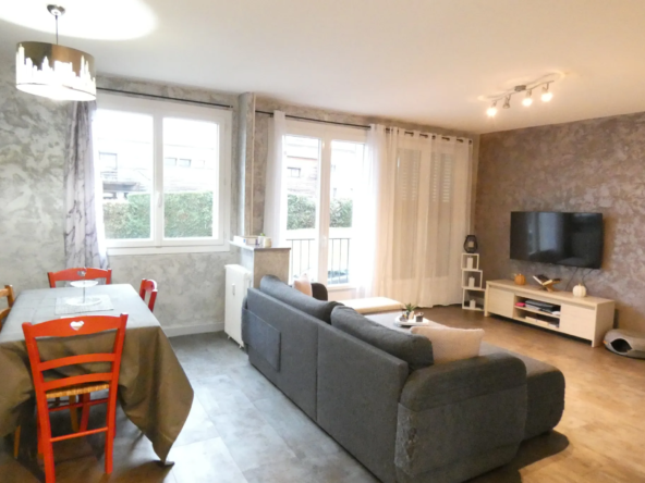 Beau T3 lumineux avec ascenseur et garage à Aurillac 