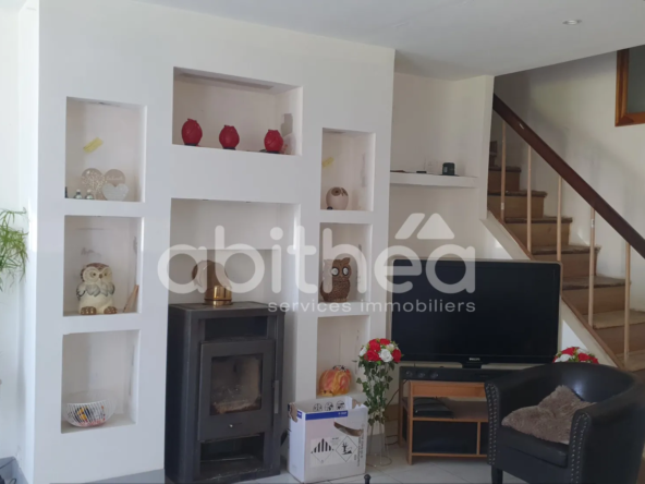 Maison rénovée de 123 m² avec jardin à Genouillac