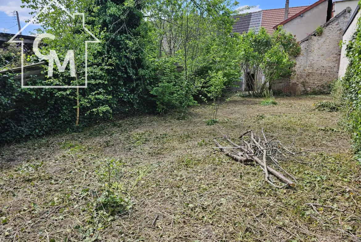 Maison de ville de 49 m² à Gien avec jardin 