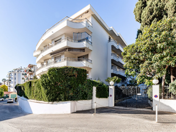 Vente Appartement 2 Pièces en Rez-de-Jardin à Nice - Parc Impérial 