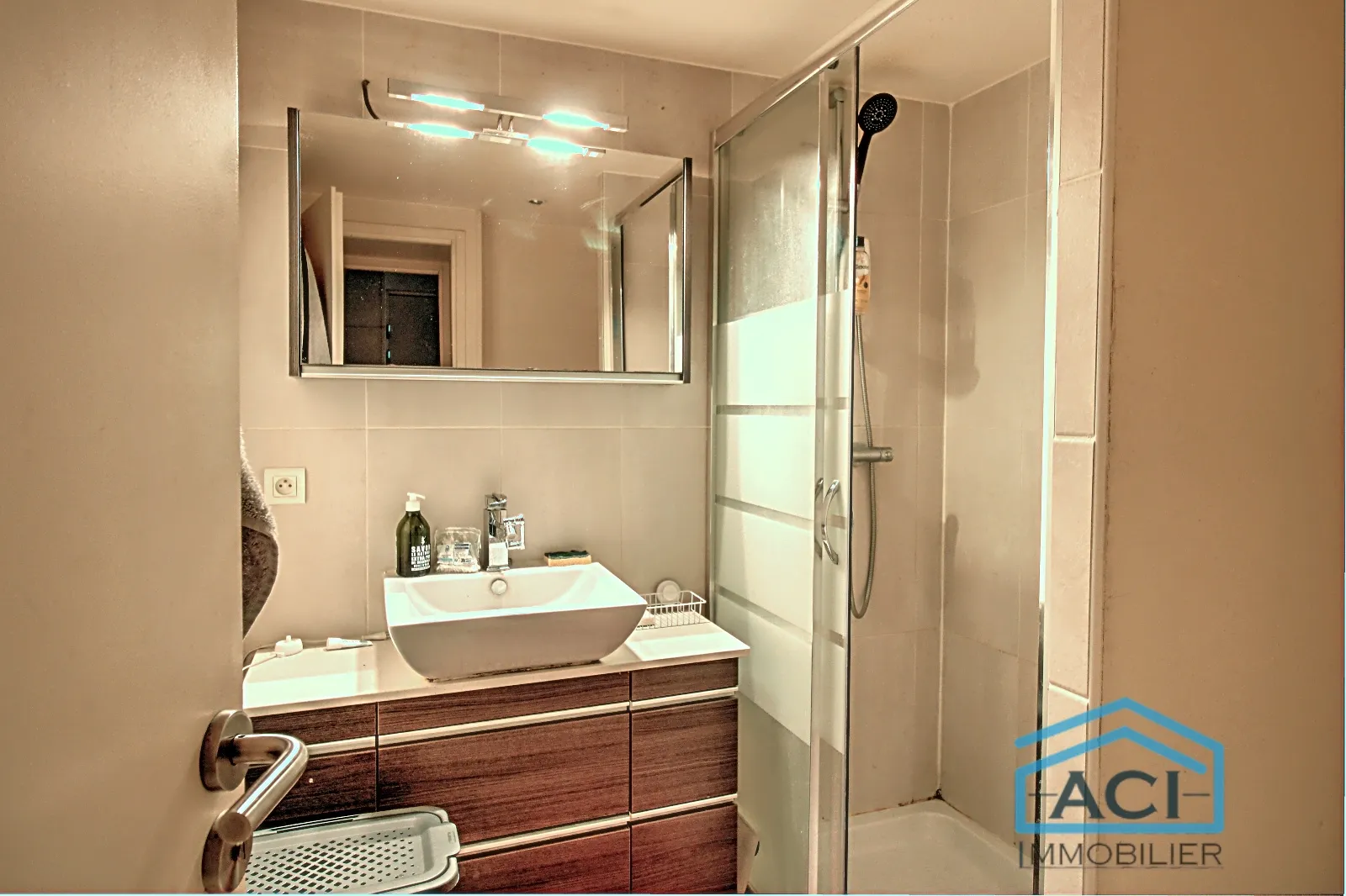 À vendre : Appartement T1 de 52,12 m² à Villeurbanne 