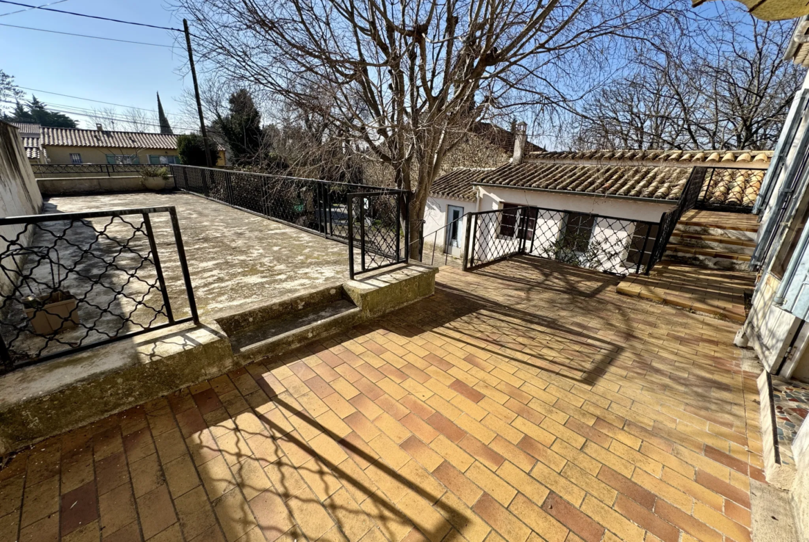 Maison à vendre à Sérignan-Du-Comtat avec 3 chambres 
